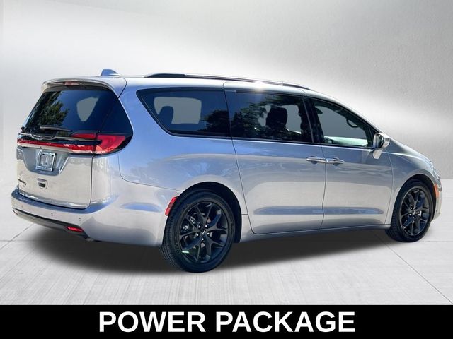 2021 Chrysler Pacifica Touring-L