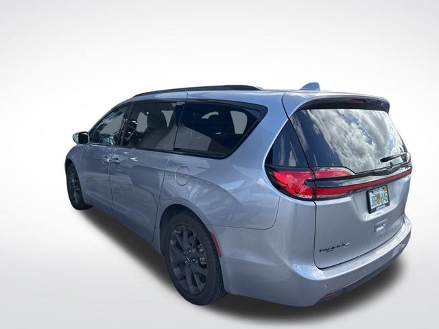 2021 Chrysler Pacifica Touring-L