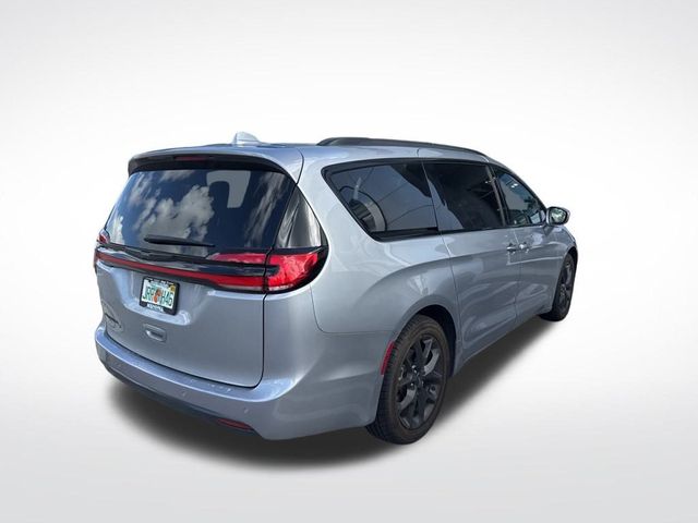 2021 Chrysler Pacifica Touring-L