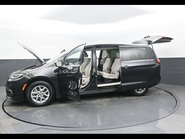 2021 Chrysler Pacifica Touring-L