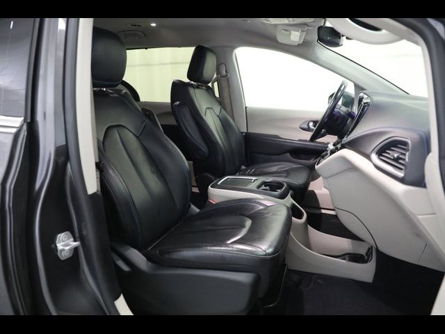 2021 Chrysler Pacifica Touring-L