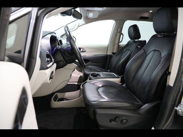 2021 Chrysler Pacifica Touring-L