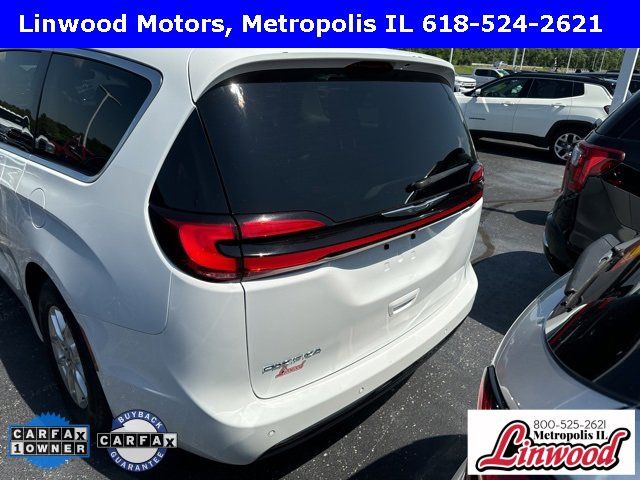 2021 Chrysler Pacifica Touring-L