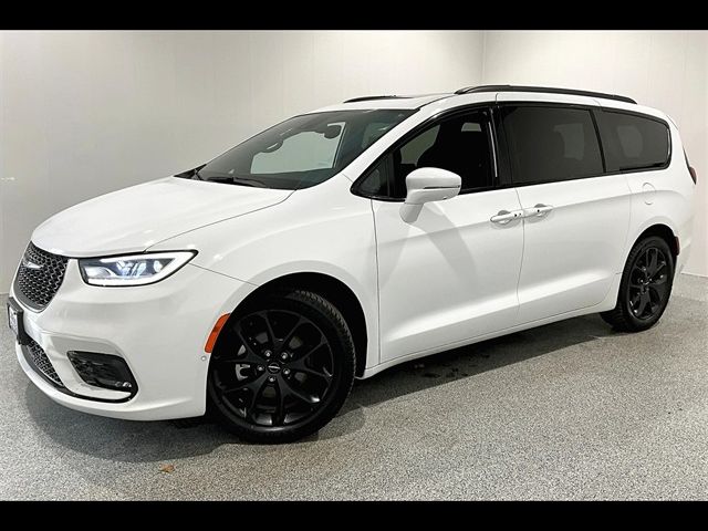 2021 Chrysler Pacifica Touring-L