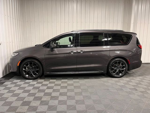 2021 Chrysler Pacifica Touring-L