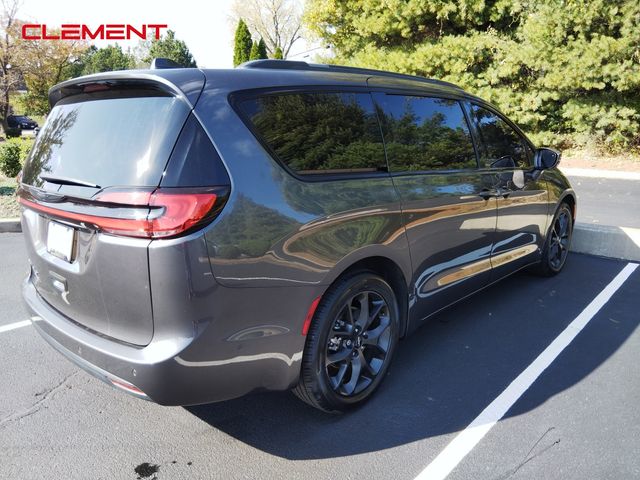 2021 Chrysler Pacifica Touring-L