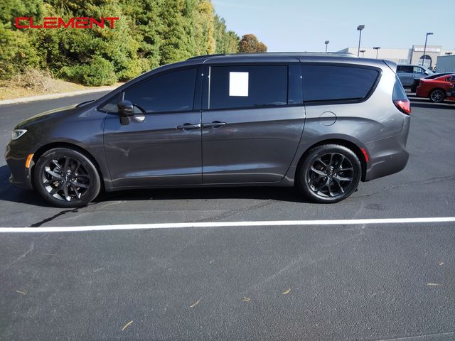 2021 Chrysler Pacifica Touring-L