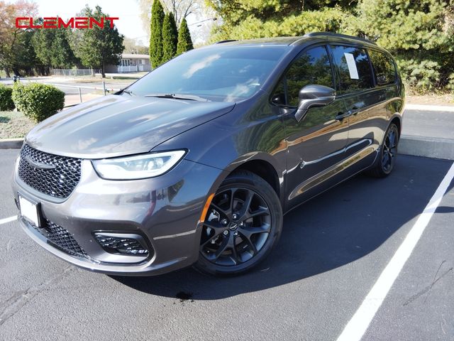 2021 Chrysler Pacifica Touring-L