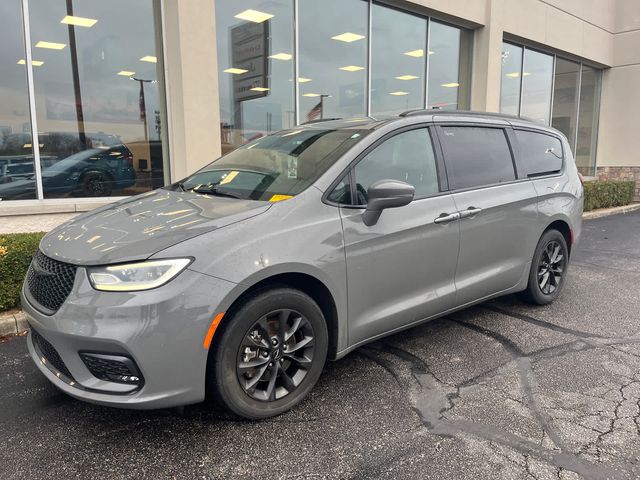 2021 Chrysler Pacifica Touring-L