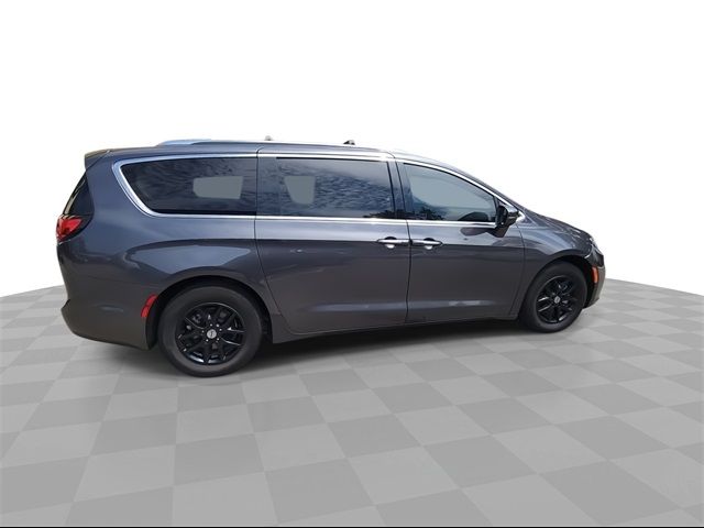 2021 Chrysler Pacifica Touring-L