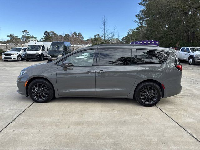 2021 Chrysler Pacifica Touring-L