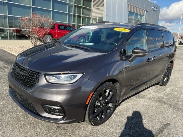 2021 Chrysler Pacifica Touring-L