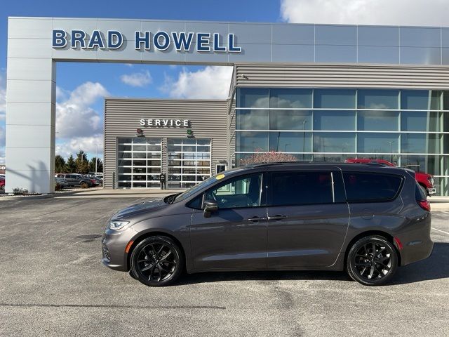 2021 Chrysler Pacifica Touring-L