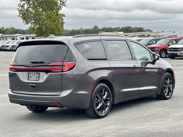 2021 Chrysler Pacifica Touring-L