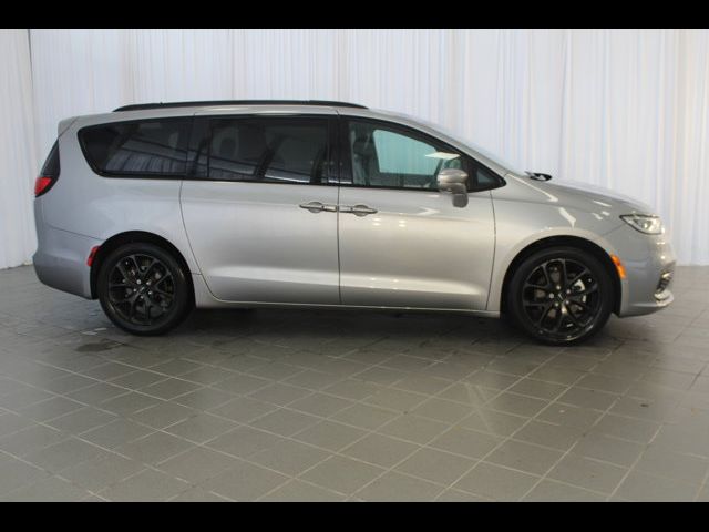 2021 Chrysler Pacifica Touring-L