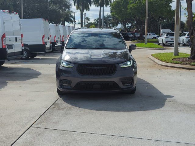 2021 Chrysler Pacifica Touring-L