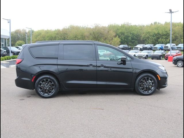 2021 Chrysler Pacifica Touring-L