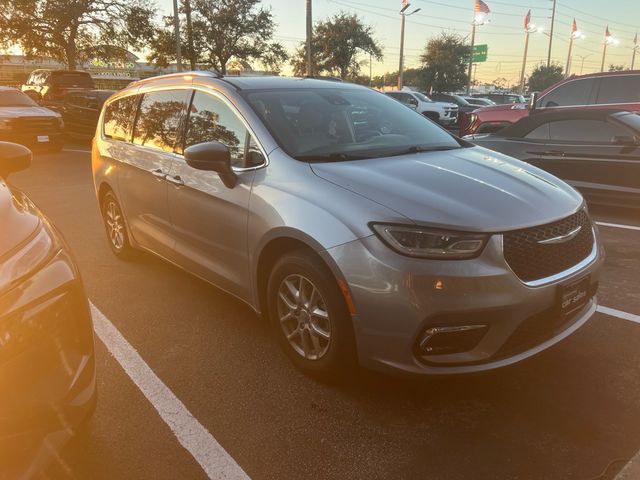 2021 Chrysler Pacifica Touring-L