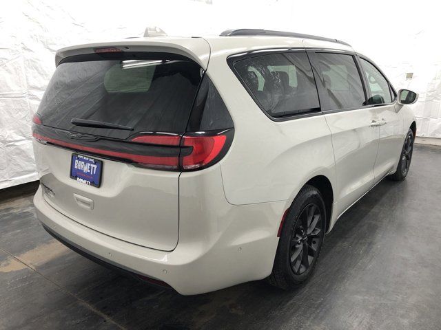 2021 Chrysler Pacifica Touring-L