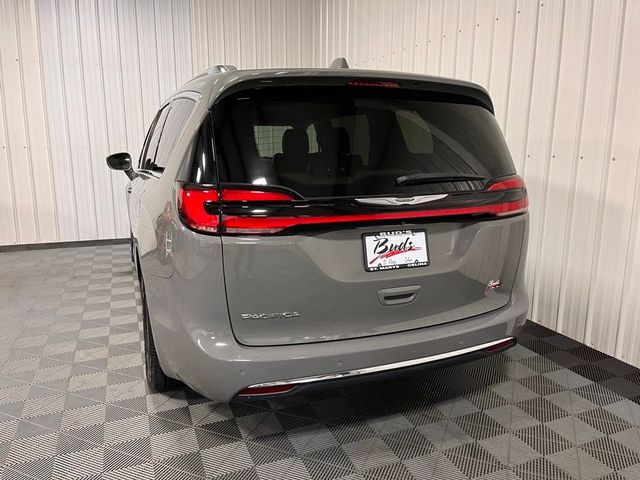 2021 Chrysler Pacifica Touring-L