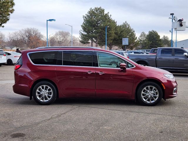 2021 Chrysler Pacifica Touring-L