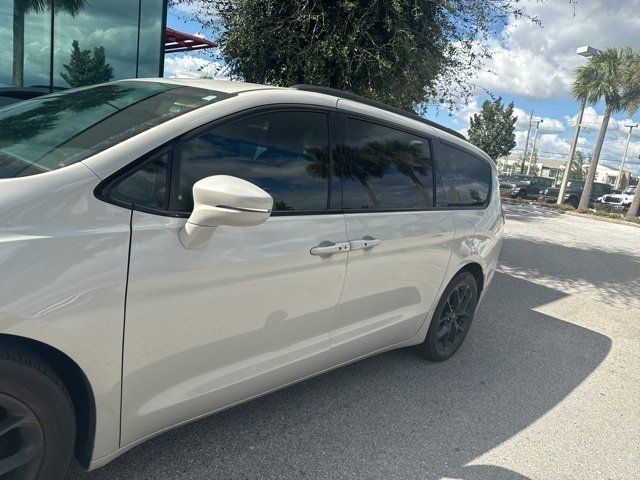 2021 Chrysler Pacifica Touring-L