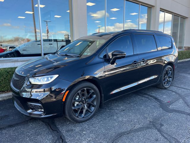 2021 Chrysler Pacifica Touring-L