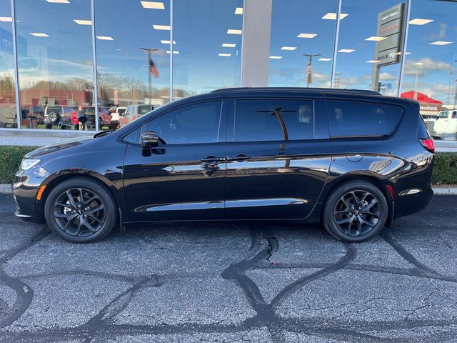 2021 Chrysler Pacifica Touring-L