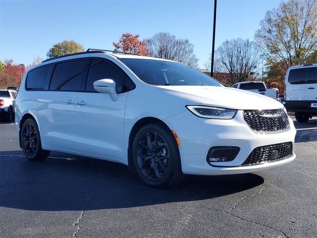 2021 Chrysler Pacifica Touring-L