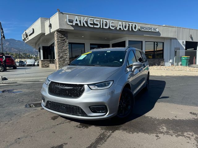 2021 Chrysler Pacifica Touring-L