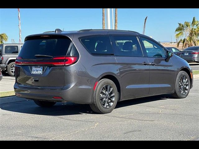 2021 Chrysler Pacifica Touring-L