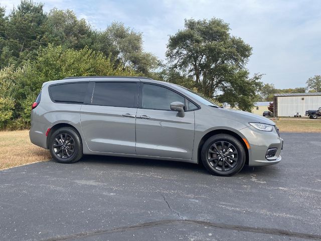 2021 Chrysler Pacifica Touring-L