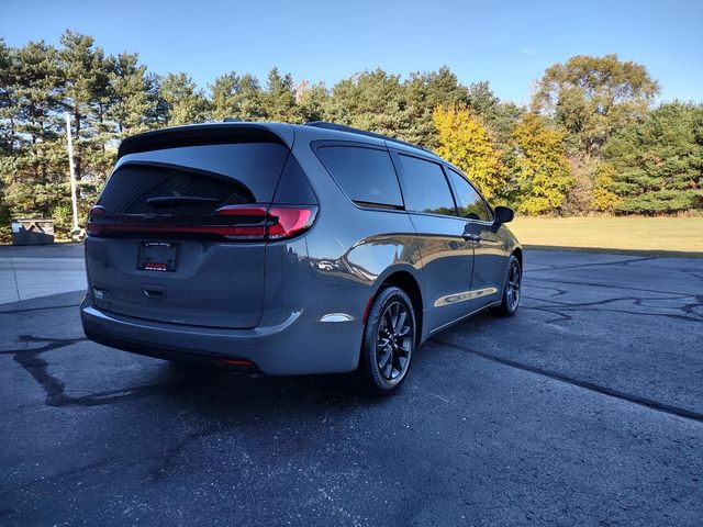 2021 Chrysler Pacifica Touring-L