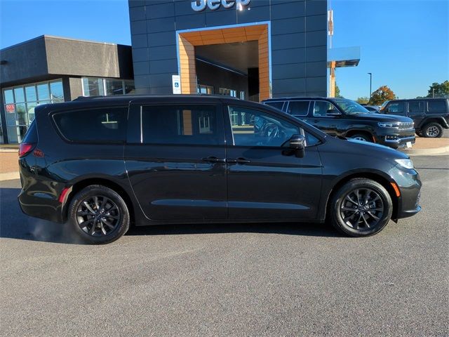 2021 Chrysler Pacifica Touring-L