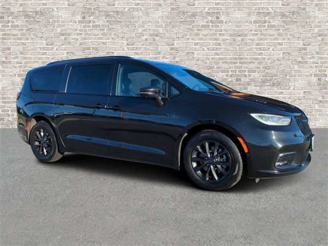 2021 Chrysler Pacifica Touring-L