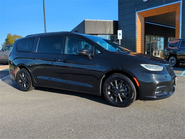 2021 Chrysler Pacifica Touring-L