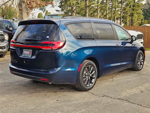 2021 Chrysler Pacifica Touring-L