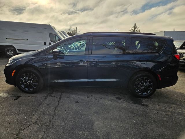 2021 Chrysler Pacifica Touring-L