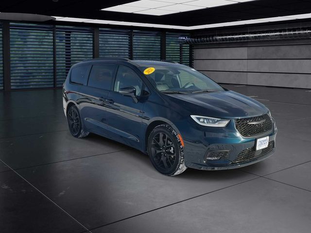 2021 Chrysler Pacifica Touring-L