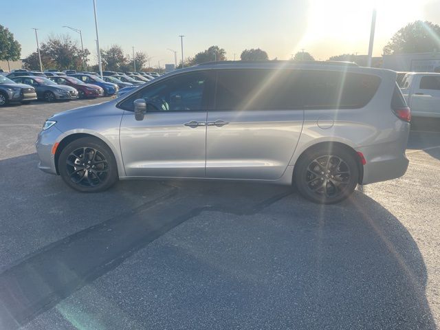 2021 Chrysler Pacifica Touring-L