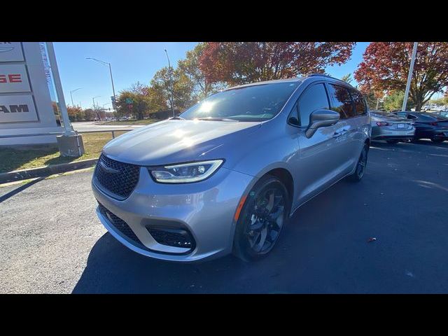 2021 Chrysler Pacifica Touring-L