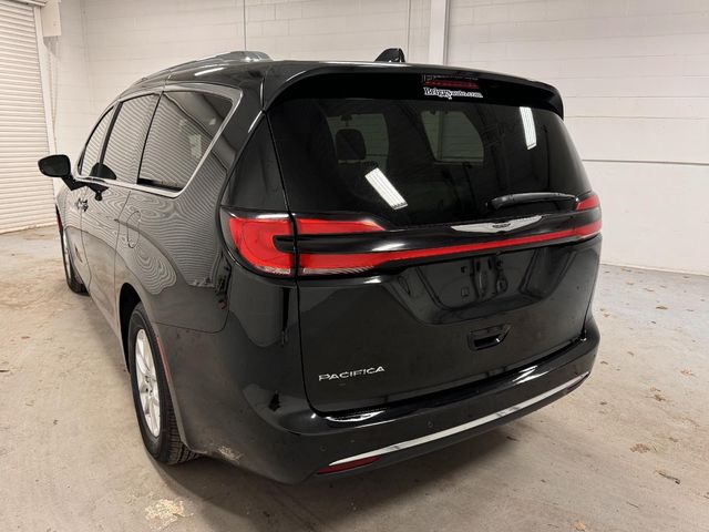 2021 Chrysler Pacifica Touring-L