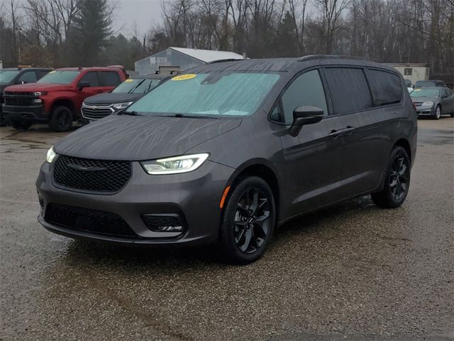 2021 Chrysler Pacifica Touring-L