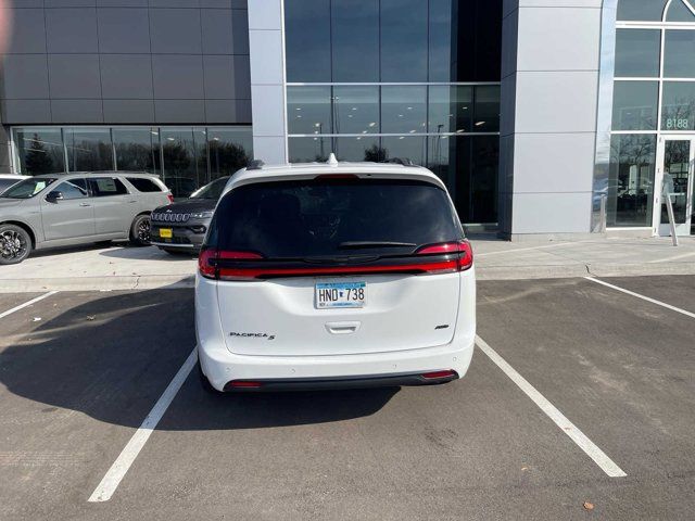 2021 Chrysler Pacifica Touring-L