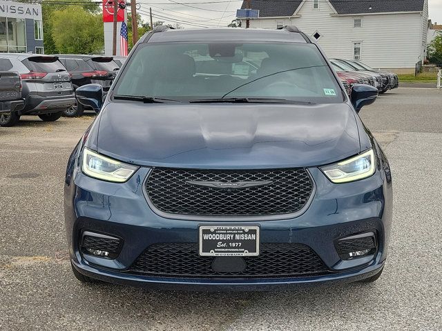 2021 Chrysler Pacifica Touring-L