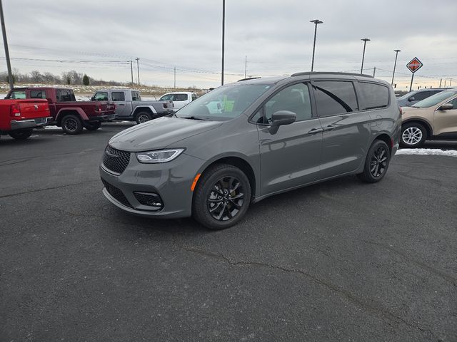 2021 Chrysler Pacifica Touring-L