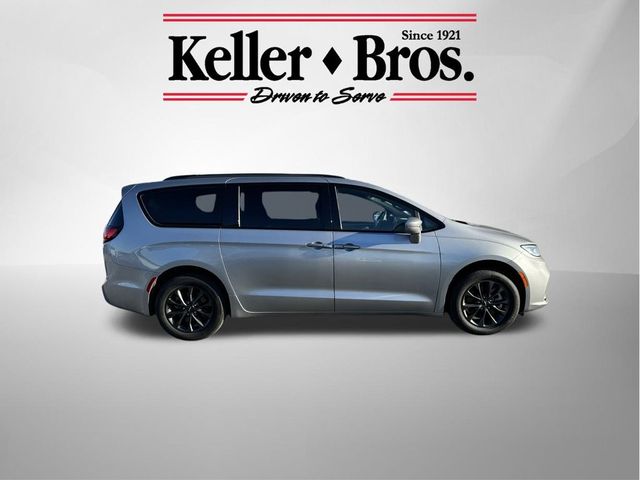 2021 Chrysler Pacifica Touring-L