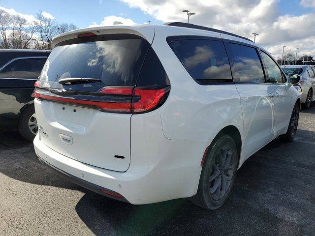 2021 Chrysler Pacifica Touring-L