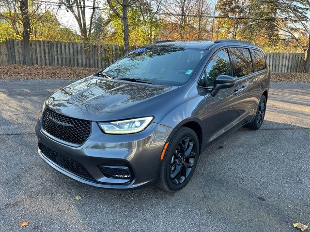 2021 Chrysler Pacifica Touring-L