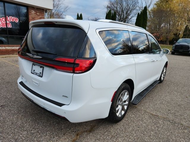 2021 Chrysler Pacifica Touring-L